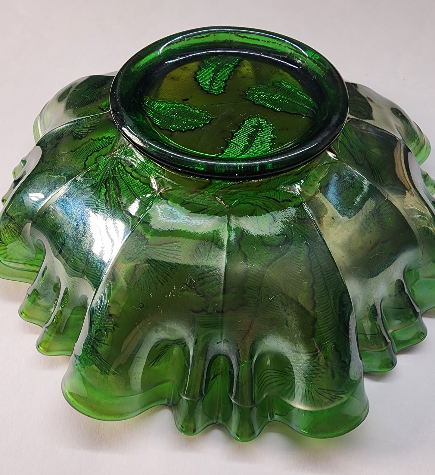 Fenton glass ruffled edge green thistle bowl