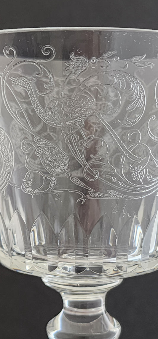 Cut glass and etched wine Parme Baccarat SIGNED