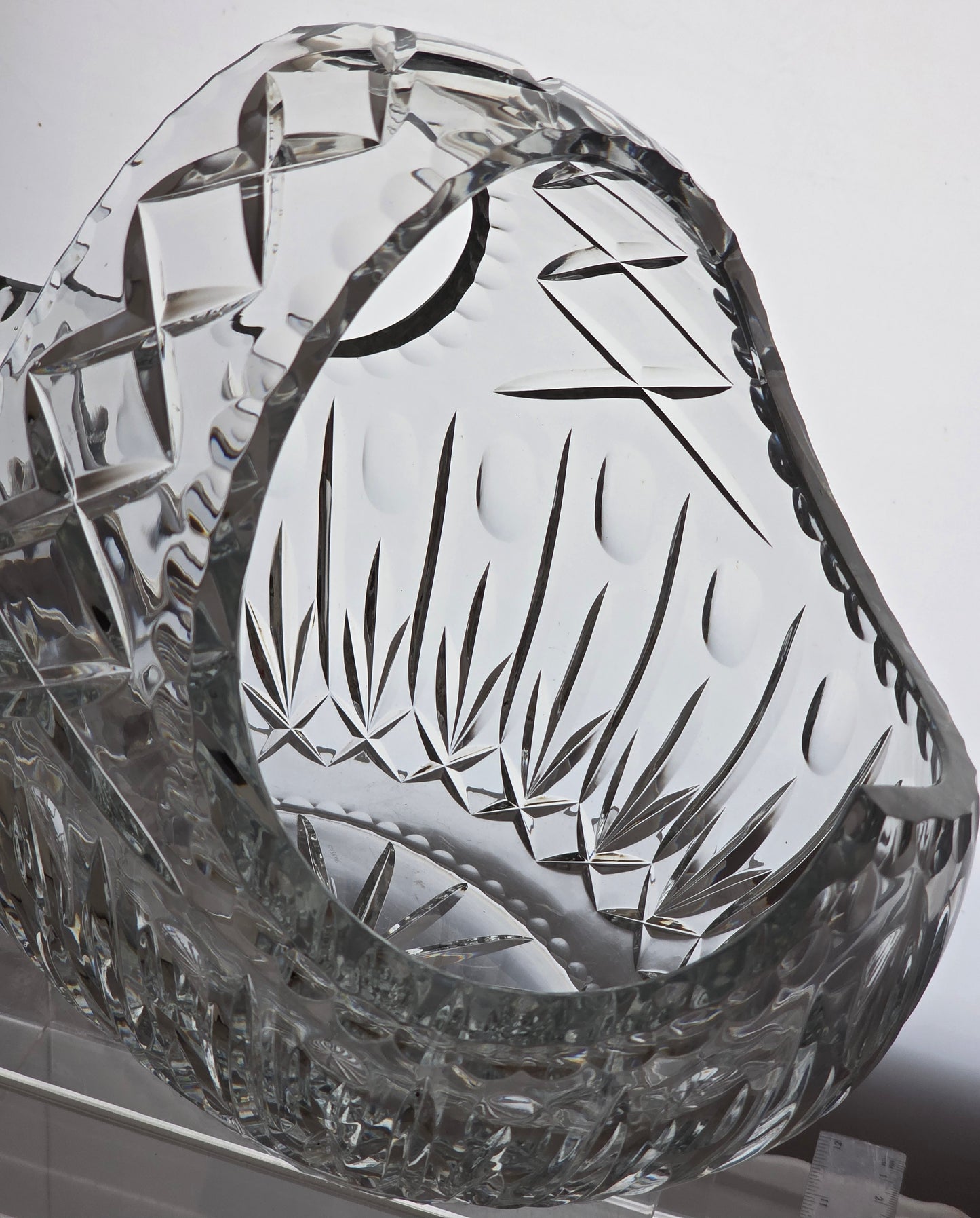 Hand cut large crystal basket 10.5 lbs