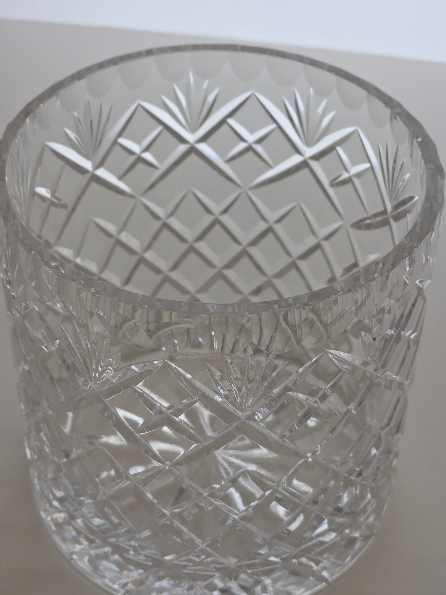 Crystal cookie jar with lid
