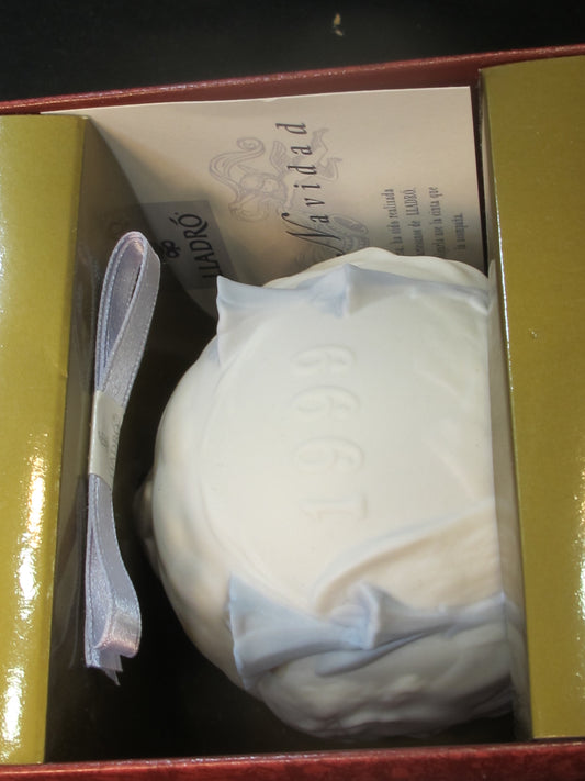 Lladro 1999 Christmas ornament