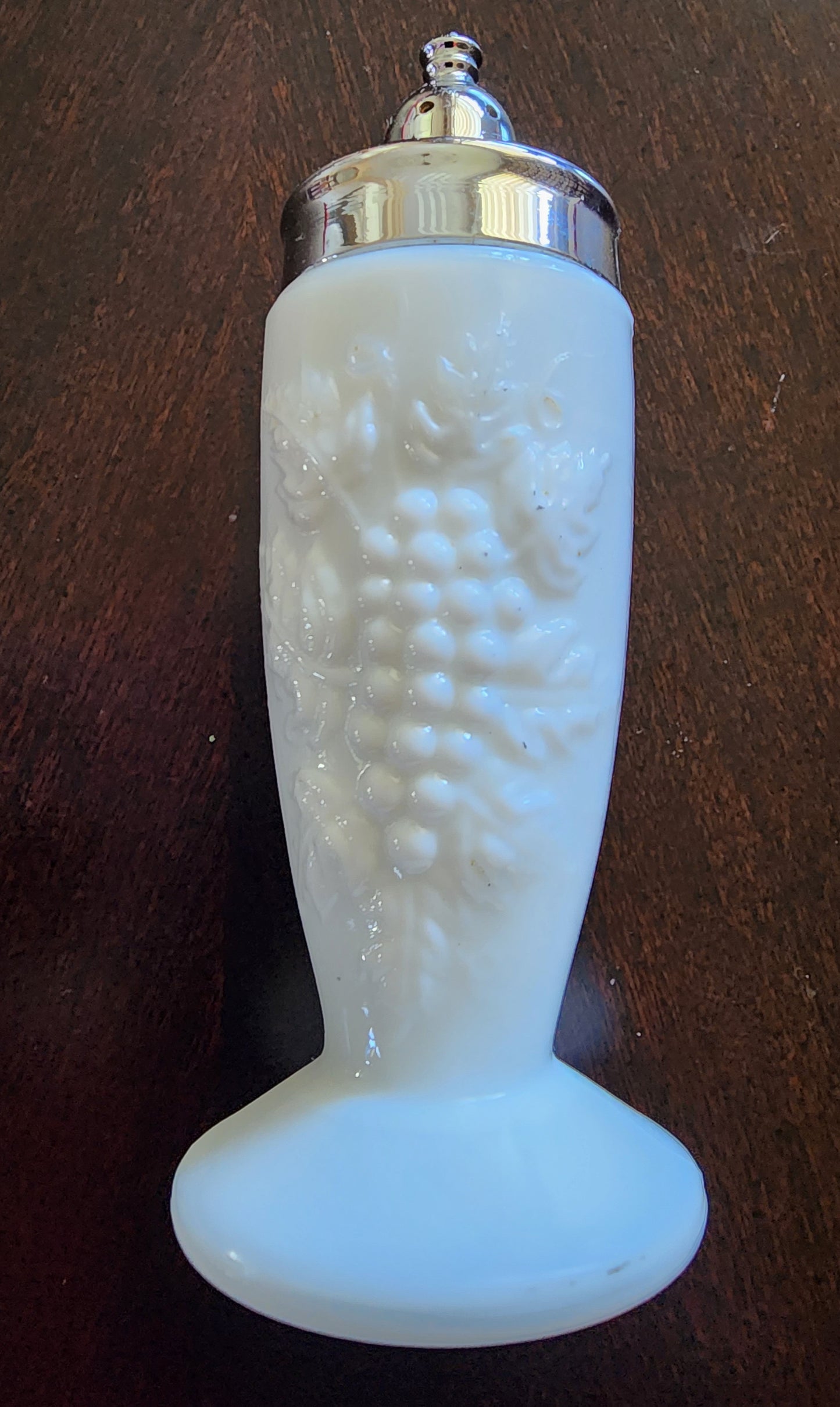 L E Smith milk Glass salt and pepper