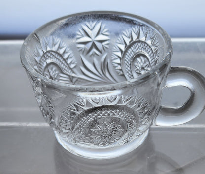 L E Smith Glass buzzstar punch cup set of 4 pieces