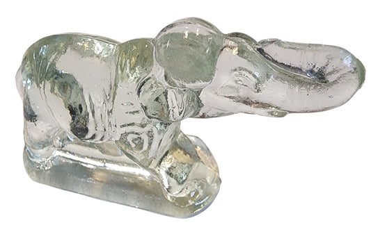 L.E. SMITH glass miniature Elephant