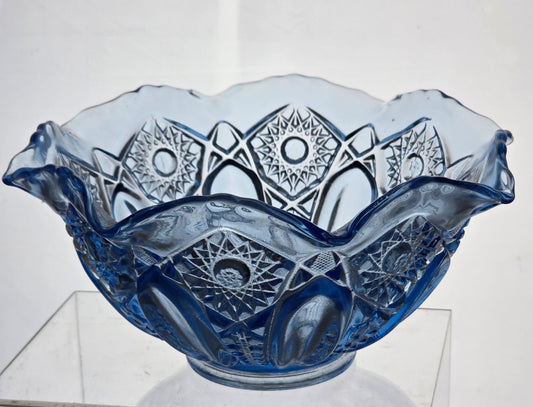 L E Smith Glass blue scoloped edge bowl