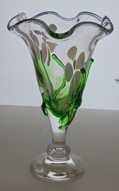 L.E Smith multicolor green and white Glass hand made art vase.
.