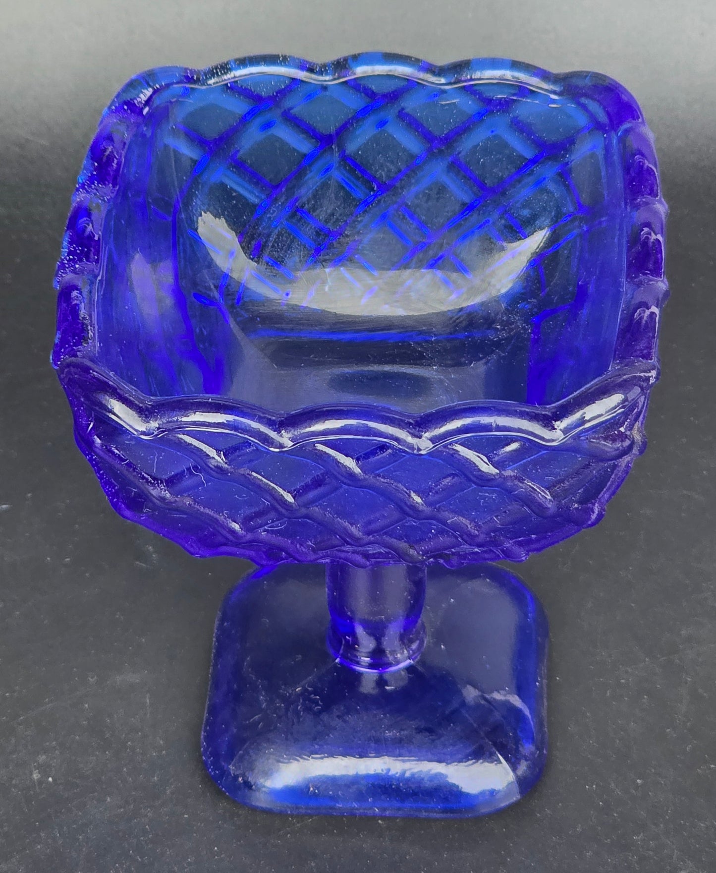 LE Smith small blue trellis dish