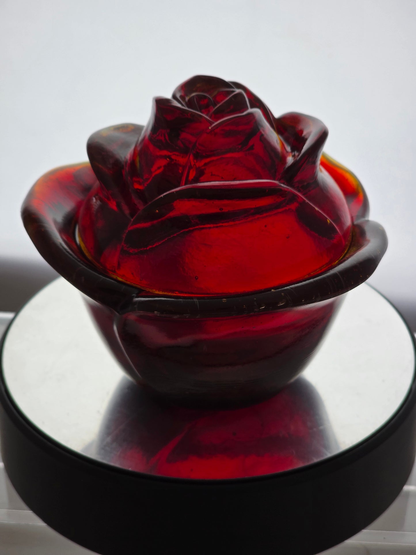 L.E Smith Glass red rose bowl with lid Glows