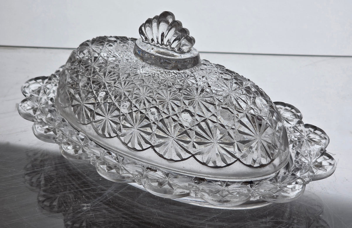 L.E Smith Glass clear button and daisy butter dish