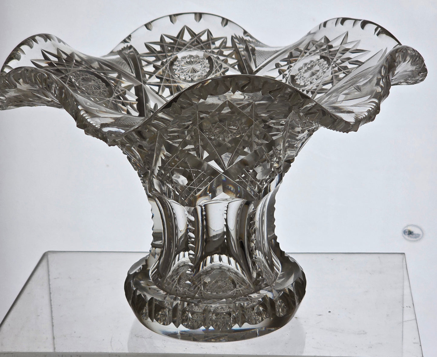 ABP cut glass sweetpea vase American brilliant period 1886 -1915 PA19