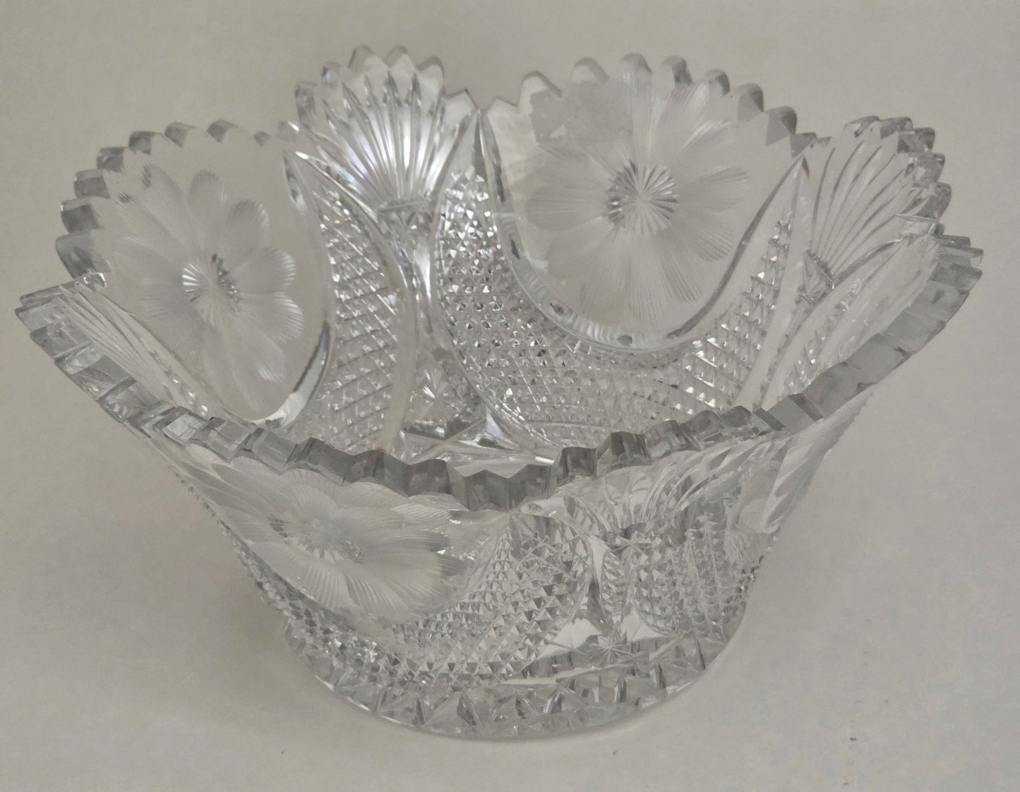 Cut glass bowl American brilliant period