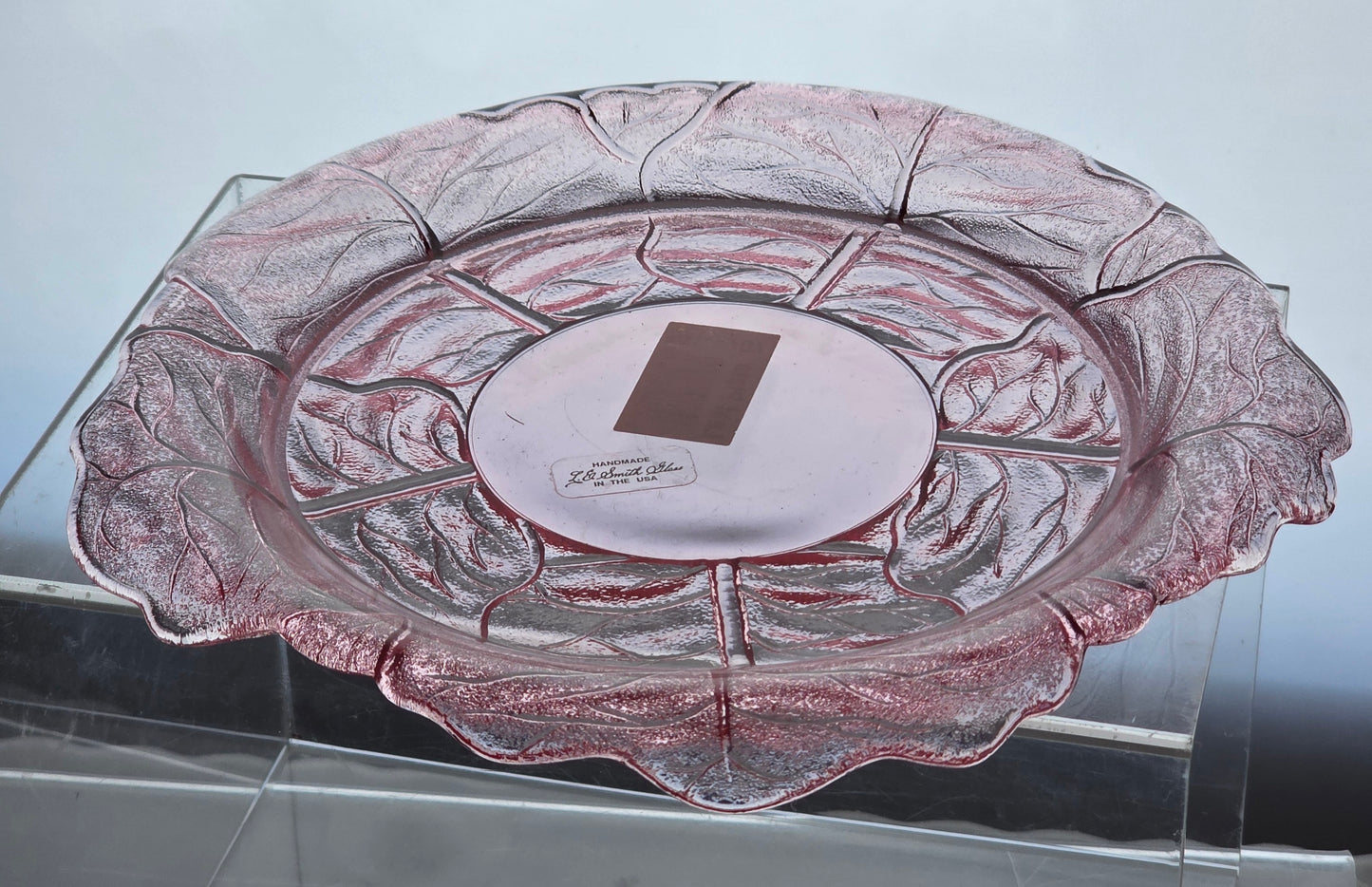 LE Smith pink leaf plate