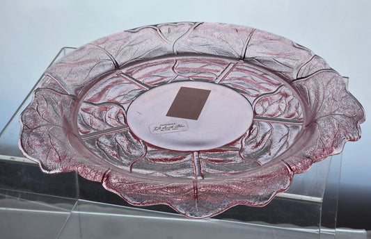 LE Smith pink leaf plate