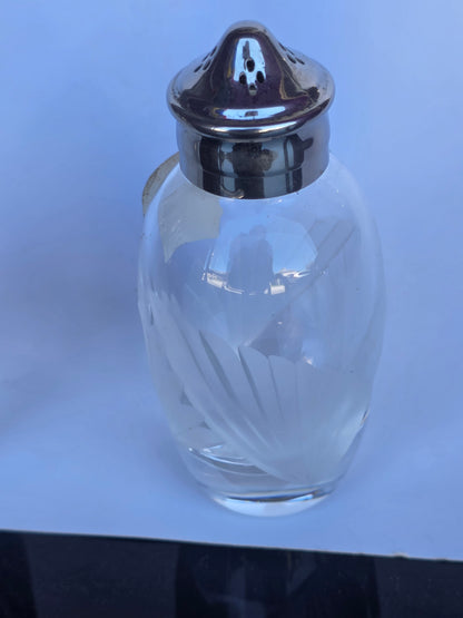 LENOX Limited Collection Crystal Fanlight salt and pepper.