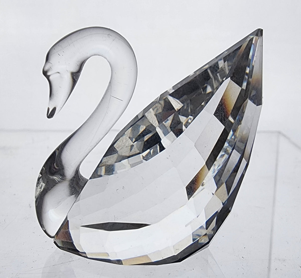 Swarovski crystal swan figurine DWH005