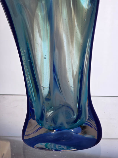 L.E Smith multicolor Glass hand made art vase.
.