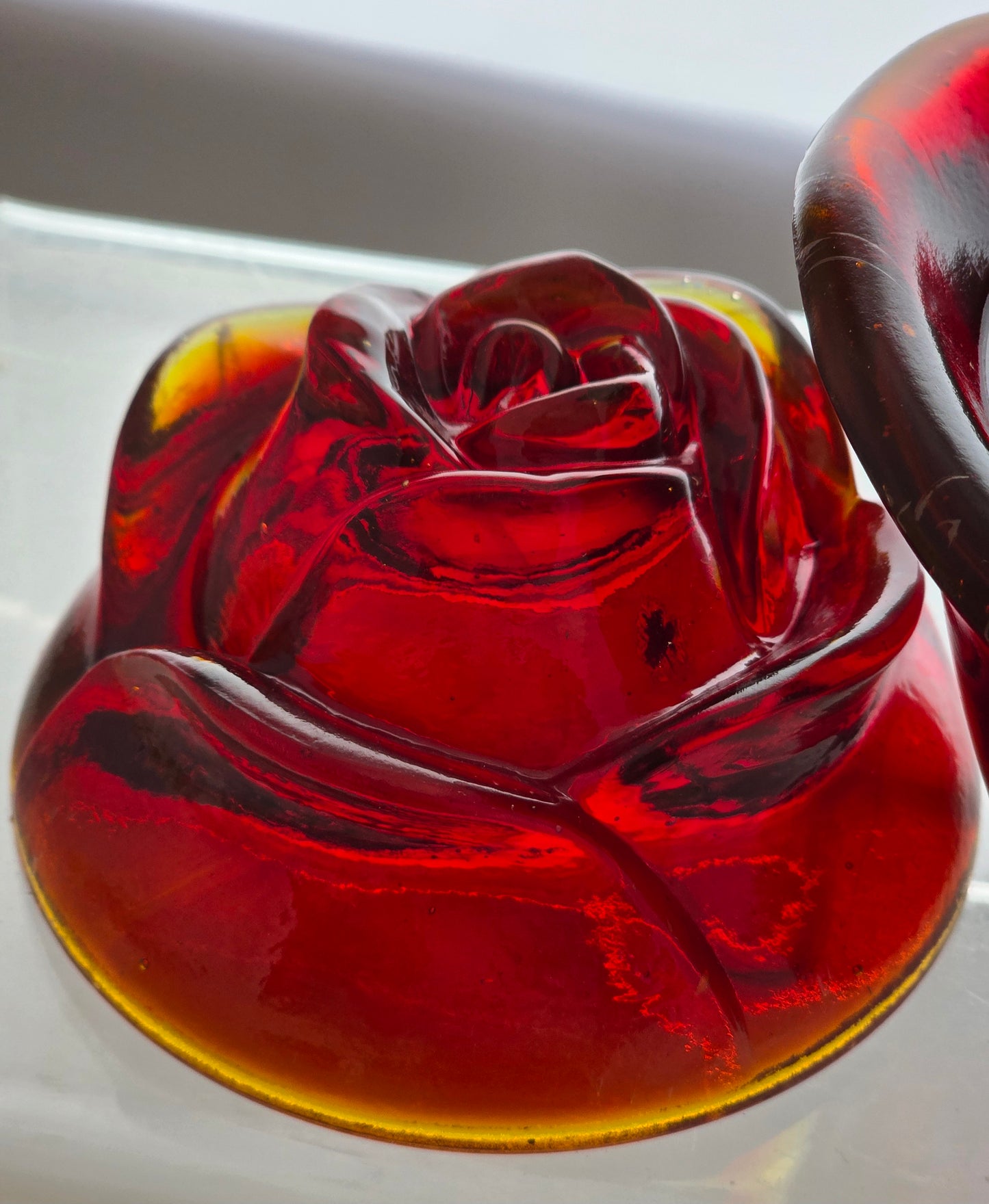L.E Smith Glass red rose bowl with lid Glows
