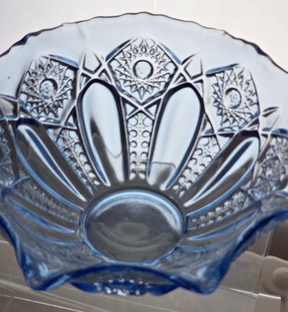 L E Smith Glass blue scoloped edge bowl