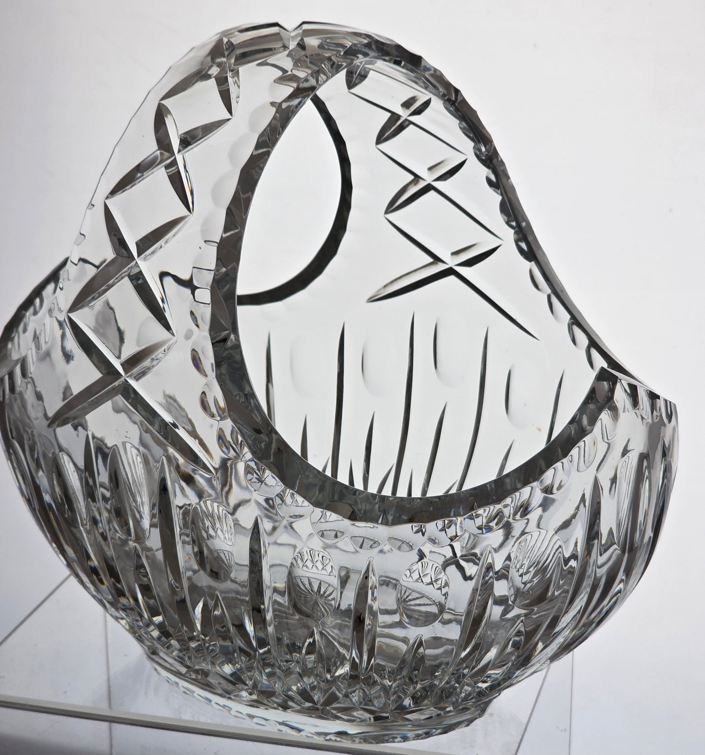 Hand cut large crystal basket 10.5 lbs