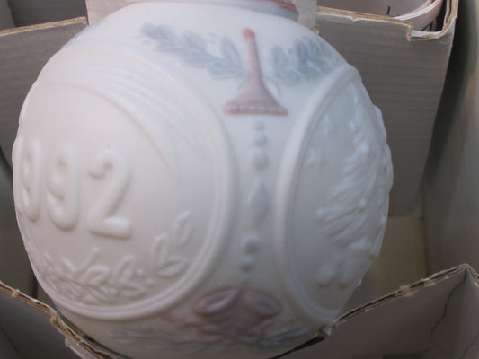 Lladro 1992 Christmas ornament