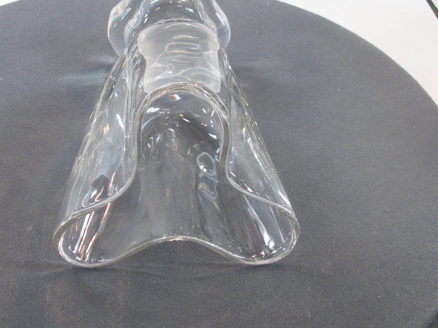 Crimped GLASS VASE 3 valleys
